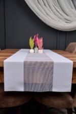 Beyaz Renk Noktalı Dekoratif Lazer Kesim Runner Masa Örtüsü 40 x 140 - Görsel 3