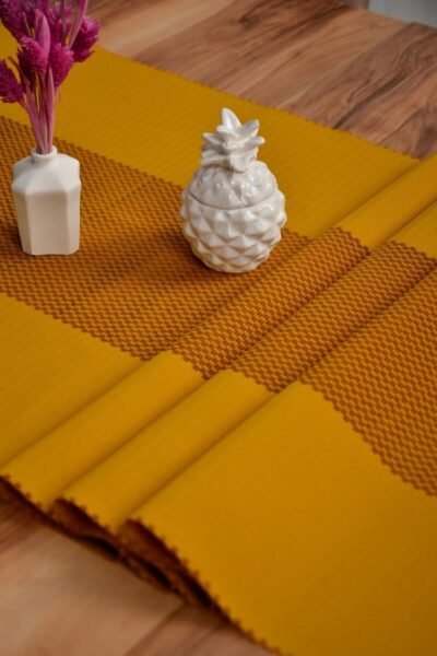 Hardal Renk Damalı Dekoratif Lazer Kesim Runner Masa Örtüsü 40 x 140