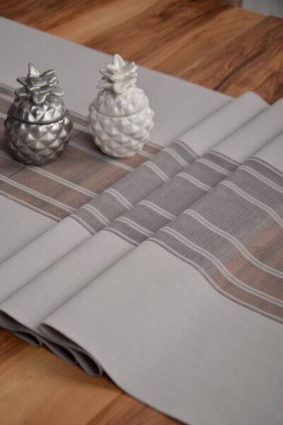 Açık Gri Renk Çizgili Dekoratif Lazer Kesim Runner Masa Örtüsü 40 x 140