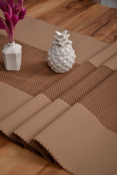 Açık Kahverengi Damalı Dekoratif Lazer Kesim Runner Masa Örtüsü 40 x 140