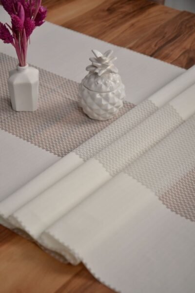 Krem Renk Damalı Dekoratif Lazer Kesim Runner Masa Örtüsü 40 x 140